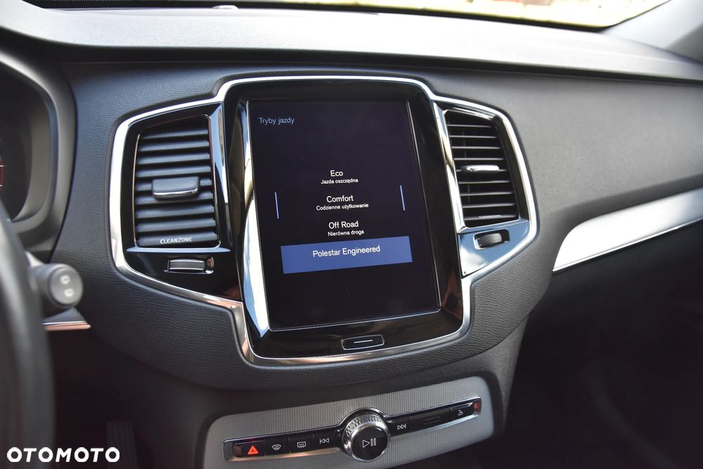 Volvo XC 90 - 25