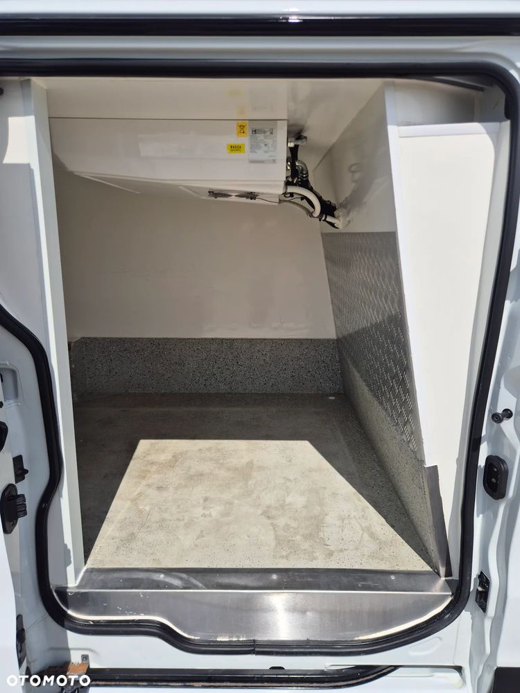 Renault TRAFIC 1.6 DCI 145KM LONG CHŁODNIA MROŹNIA WYJŚCIE STACJONARNE SALON PL - 16