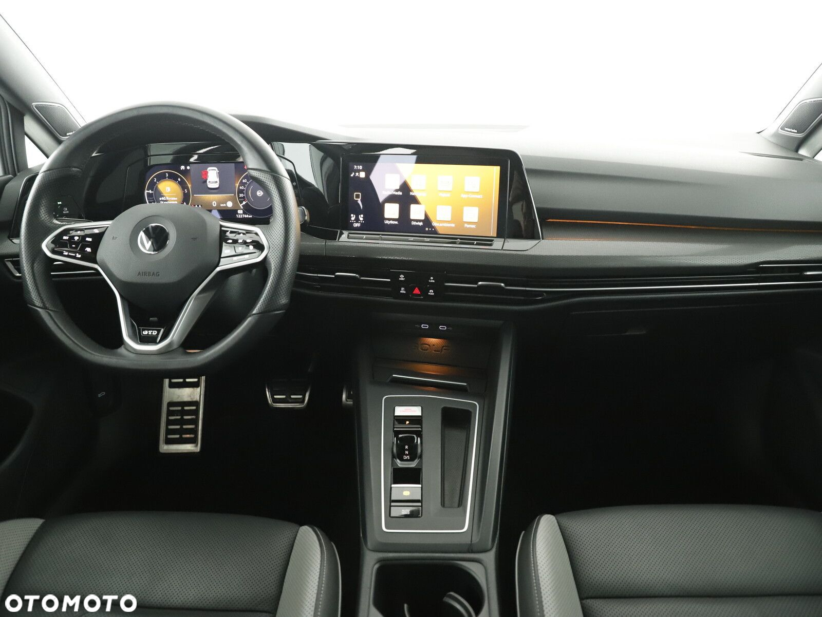 Volkswagen Golf - 11