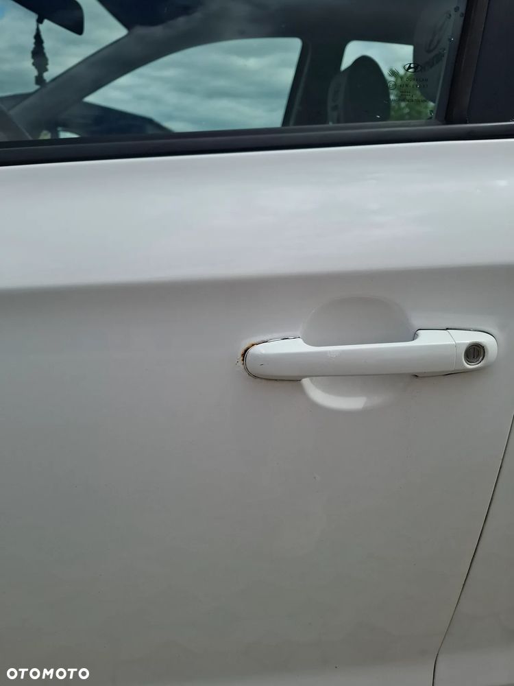Hyundai i20 - 17