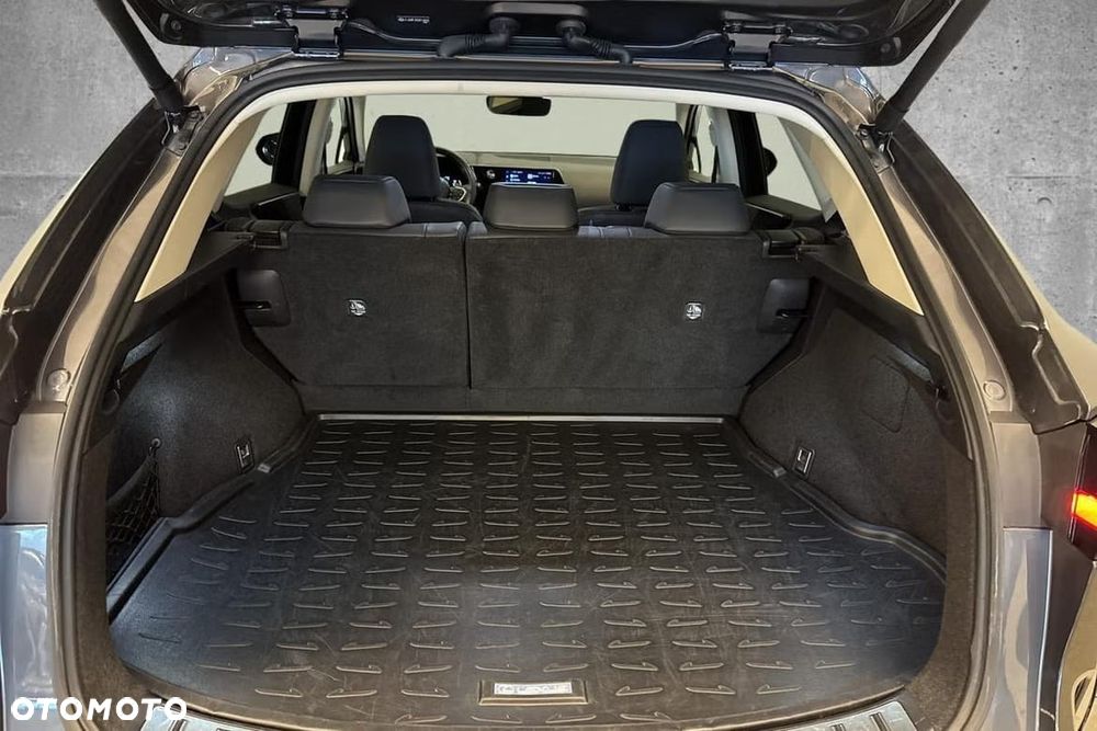 Lexus NX 450h+ E-FOUR Business - 9