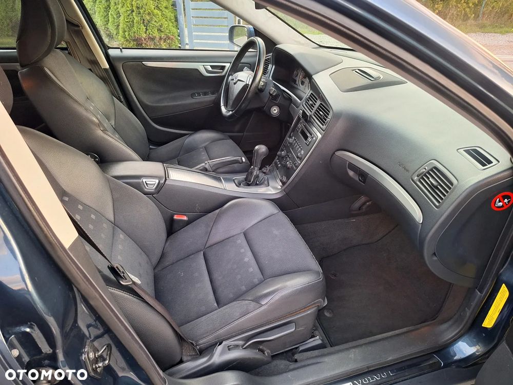 Volvo S60 2.4 Momentum - 28