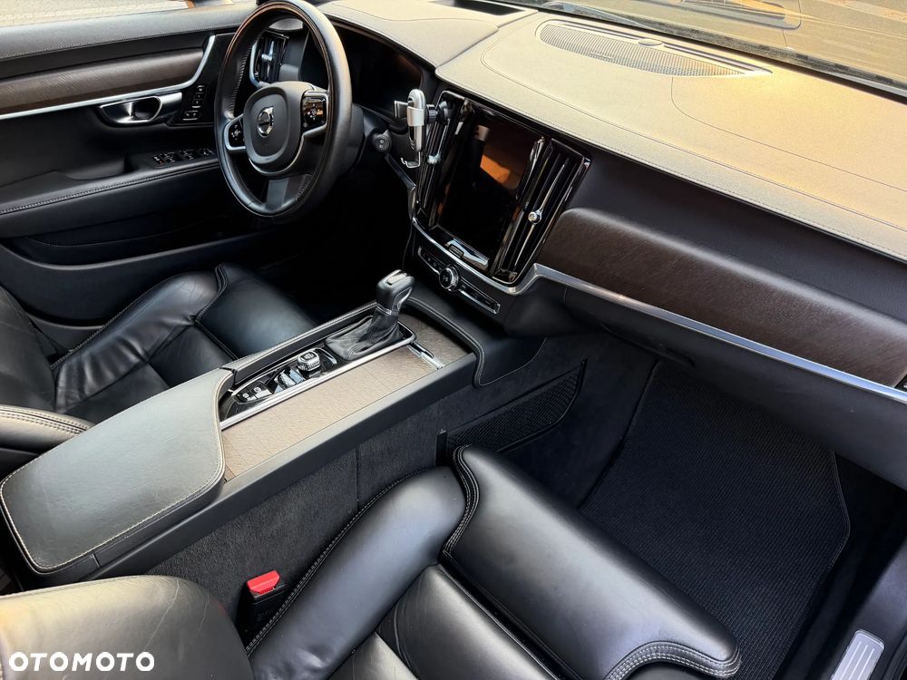 Volvo V90 Cross Country - 12