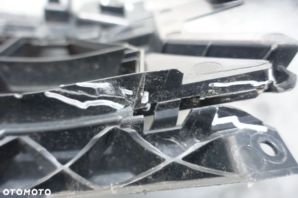 KRATKA ŚRODKOWA ZDERZAKA AUDI Q3 II 18r. SLINE 83A - 4