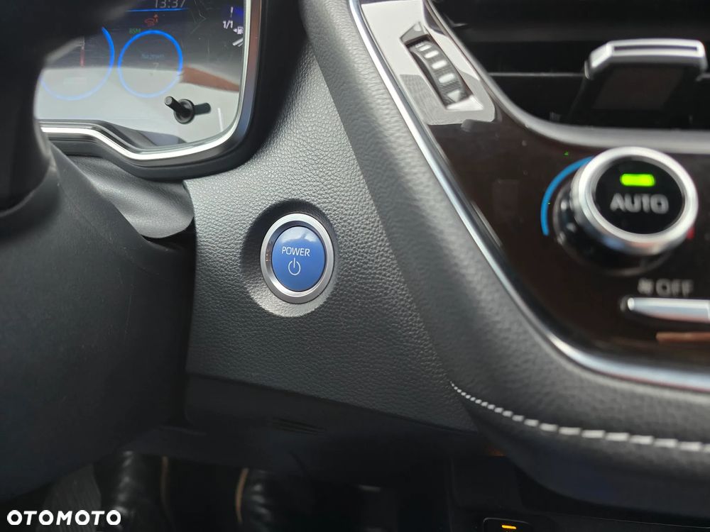 Toyota Corolla 2.0 Hybrid Executive - 16