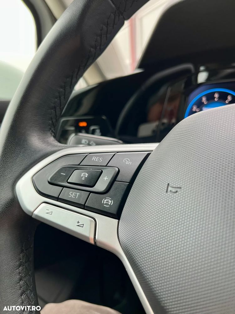 Volkswagen Golf 1.0 eTSI DSG MHEV Life - 12