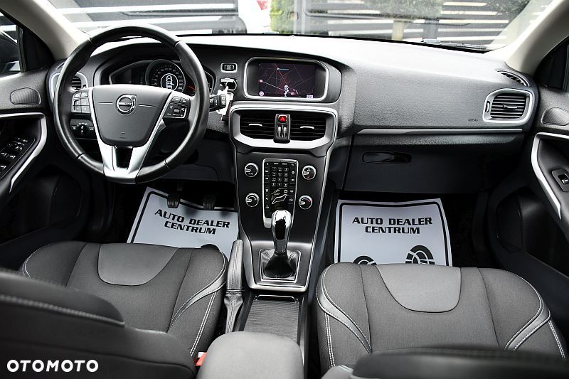 Volvo V40 T2 Momentum - 8