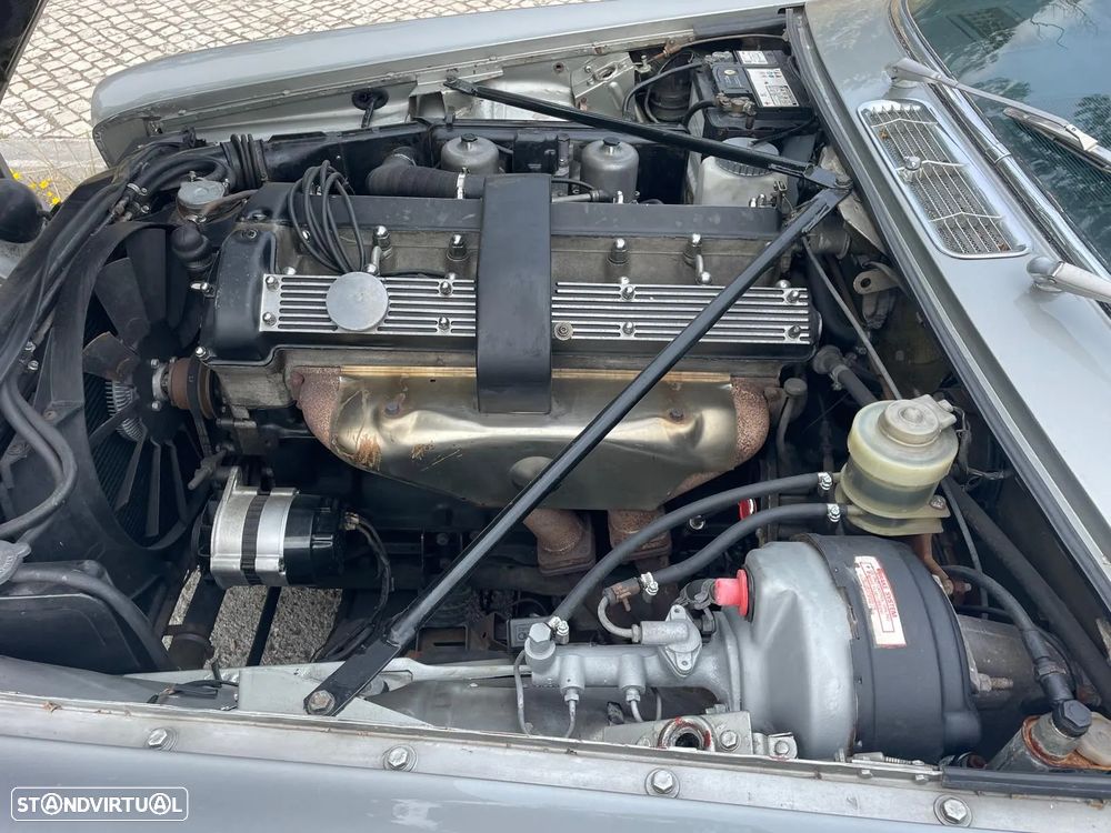 Jaguar XJ - 18