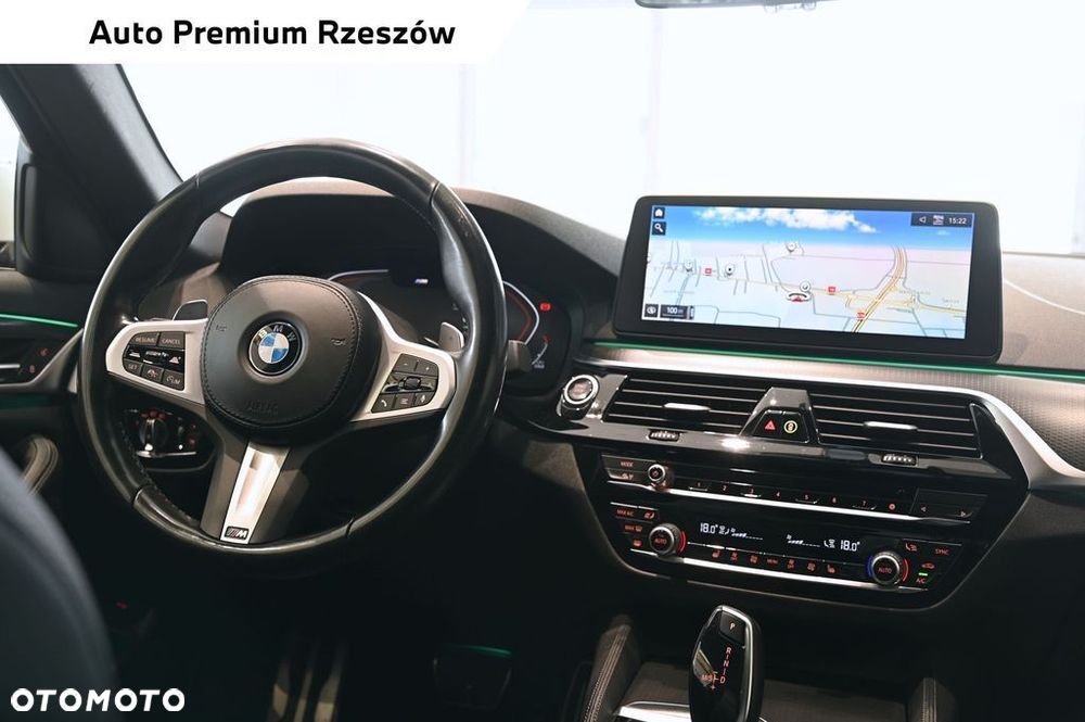 BMW Seria 5 520d xDrive mHEV - 14