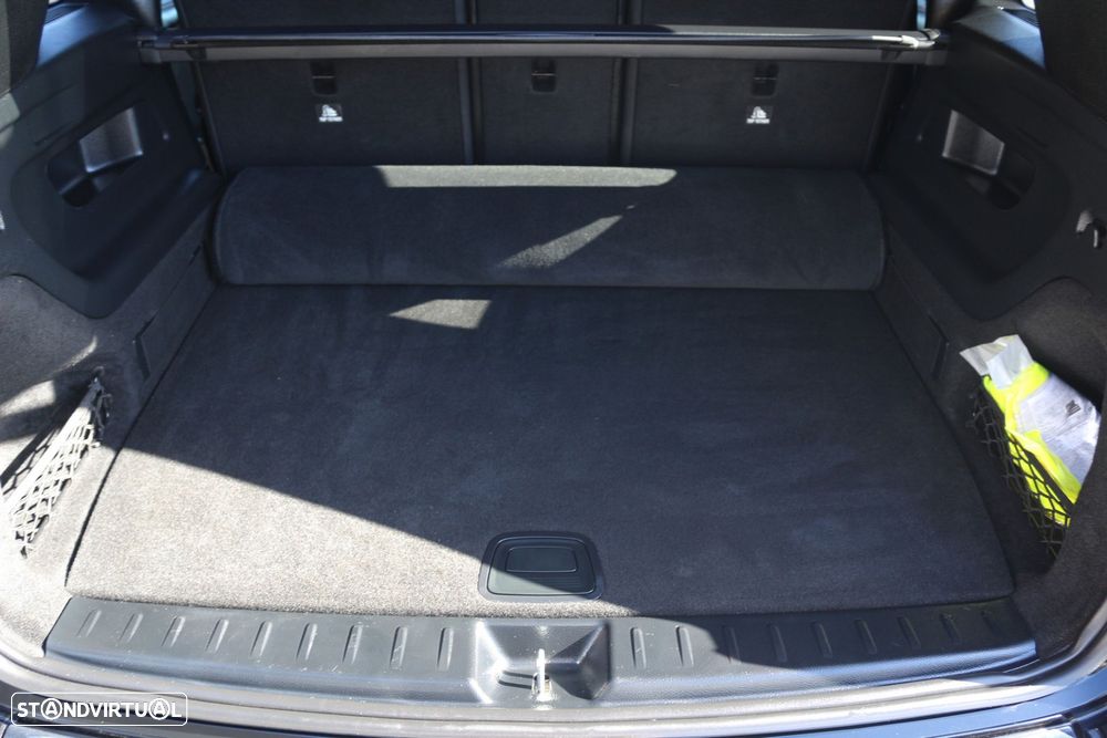Mercedes-Benz GLB 200 AMG Line - 38