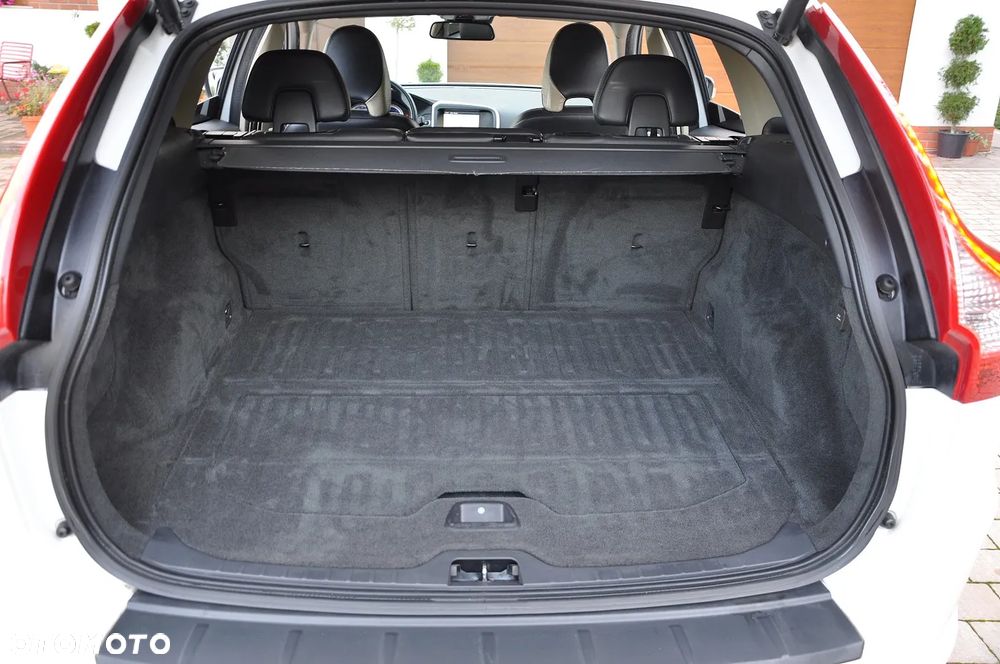 Volvo XC 60 D4 Geartronic RDesign - 29