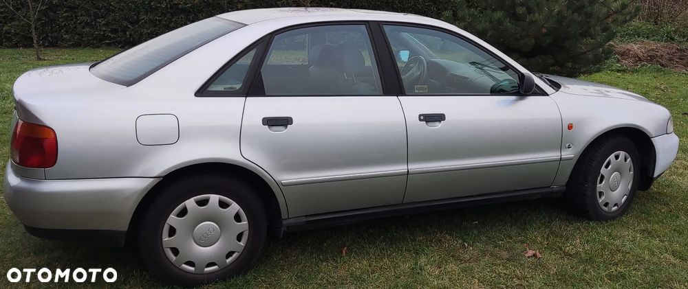 Audi A4 Limousine - 4