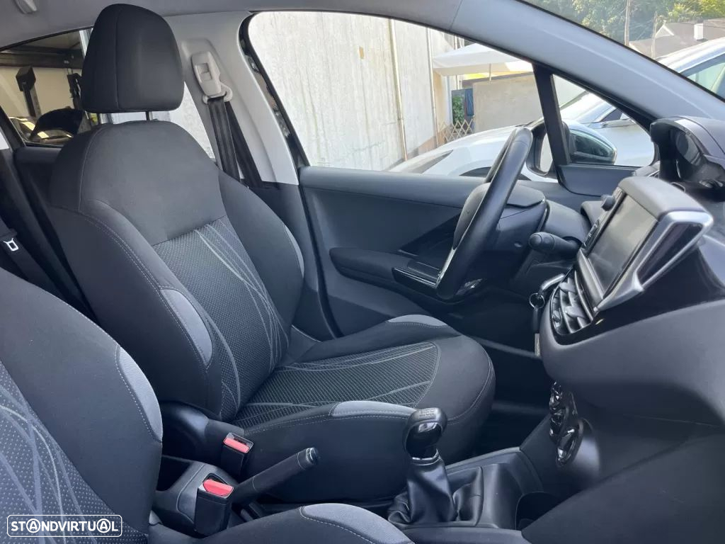 Peugeot 208 82 VTI Style - 28
