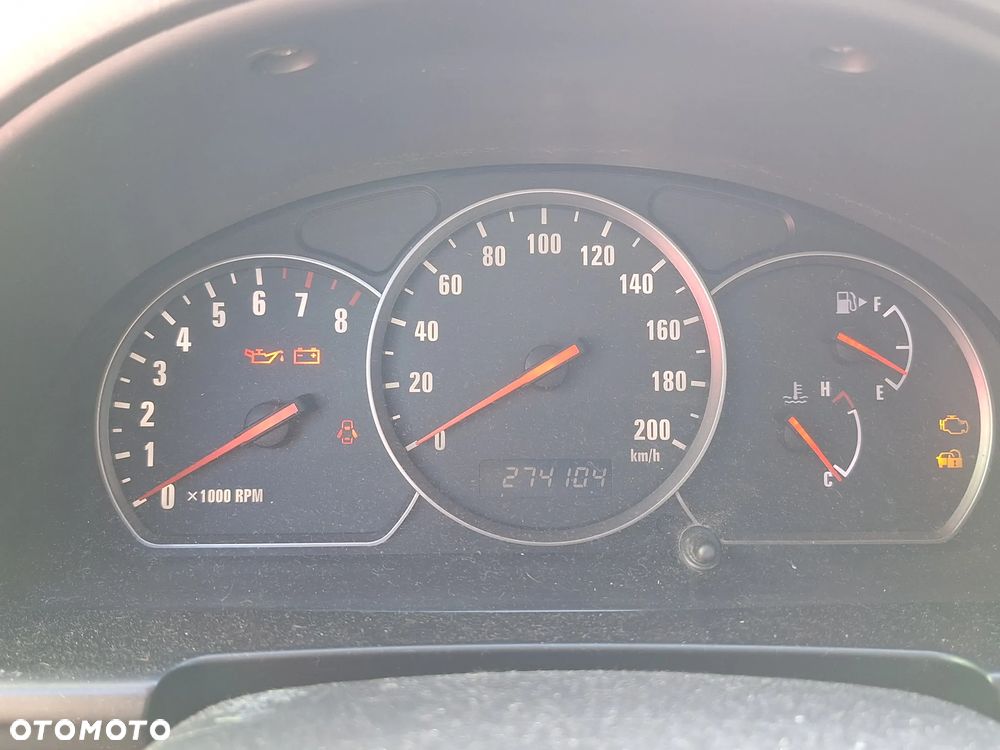 Suzuki Grand Vitara 2.0 - 9