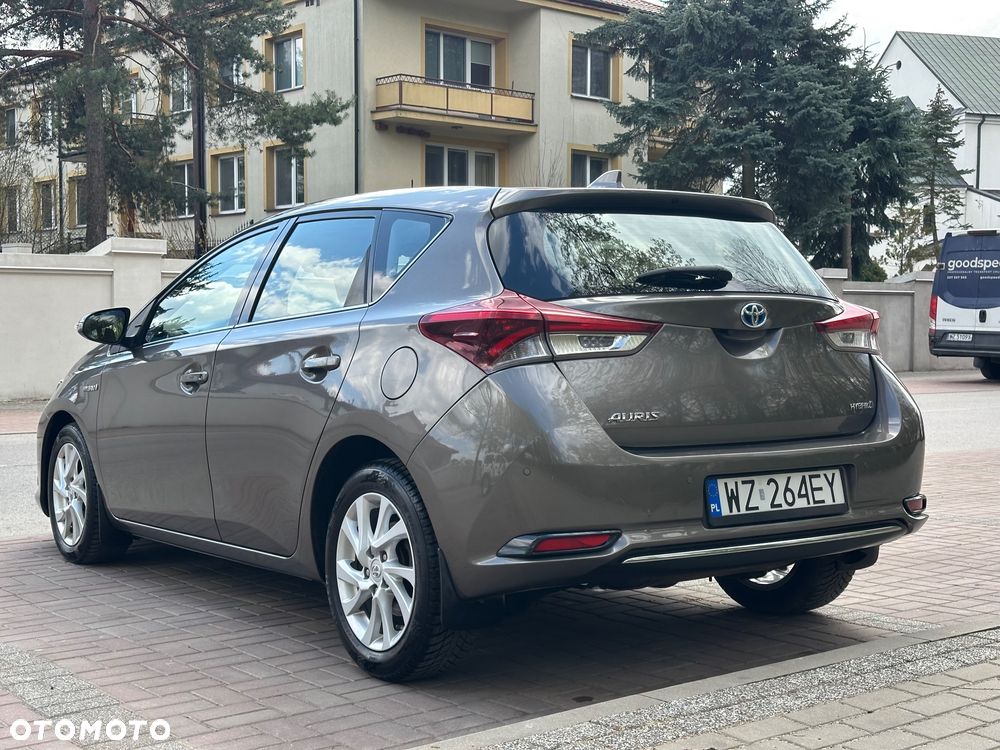 Toyota Auris Hybrid 135 Premium - 5