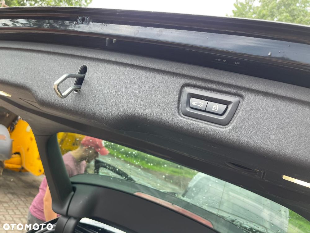 BMW Seria 3 330e M Sport sport - 19