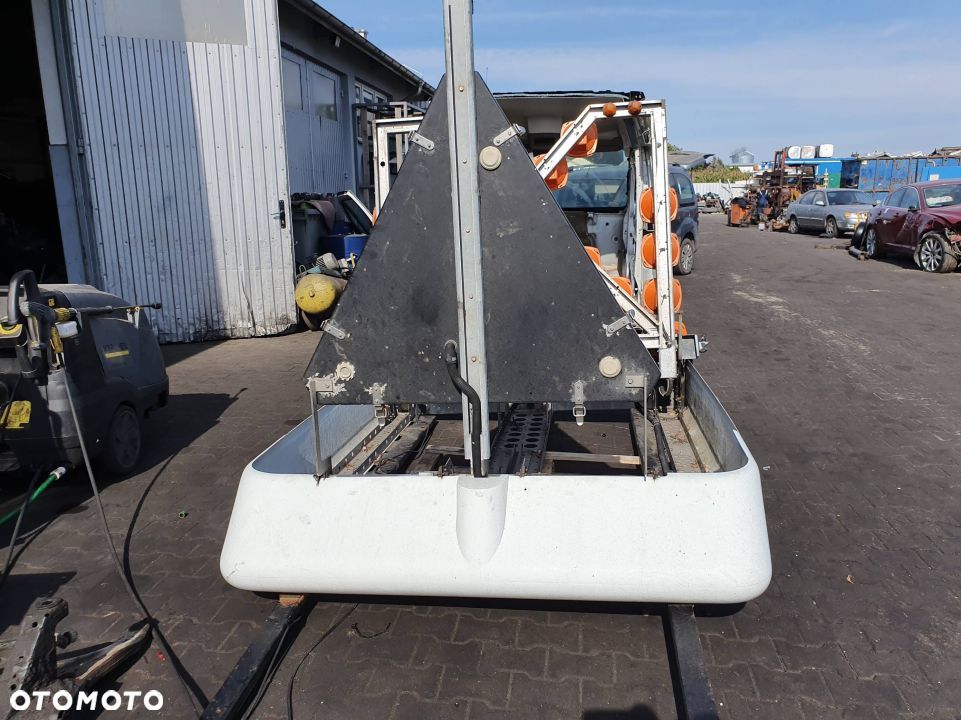 ZABUDOWA RENAULT MASTER III - 7