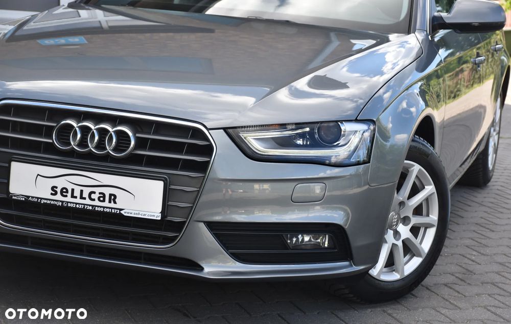 Audi A4 Avant 2.0 TDI DPF clean diesel Ambiente - 33