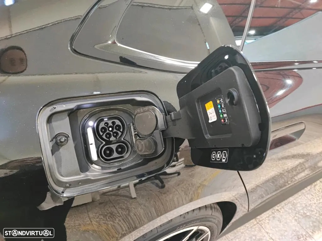 BMW i4 eDrive40 Desportiva M - 9