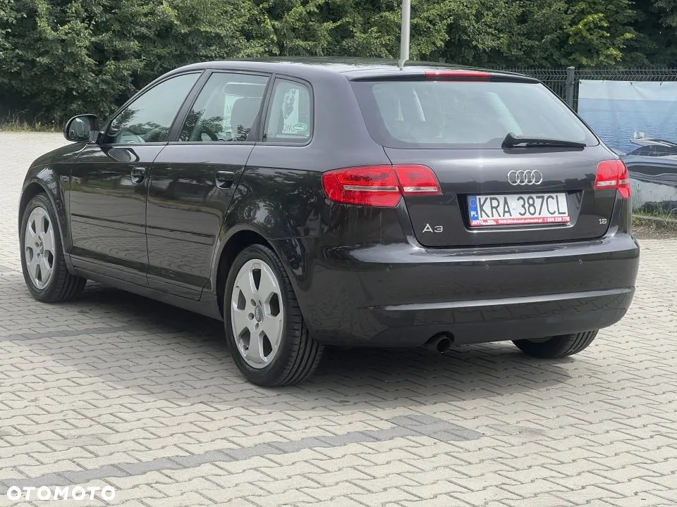 Audi A3 1.6 Sportback Attraction - 6