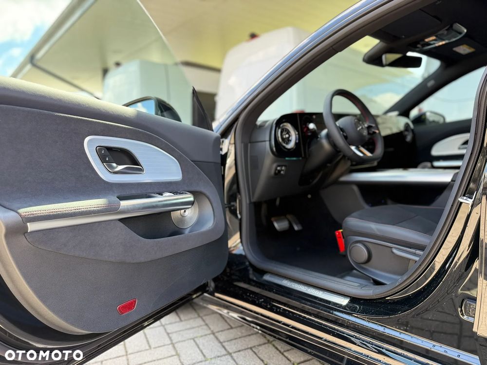 Mercedes-Benz CLA - 16