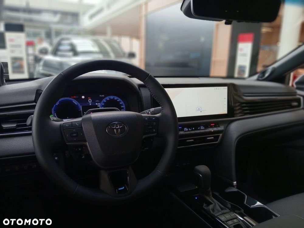 Toyota Camry - 8