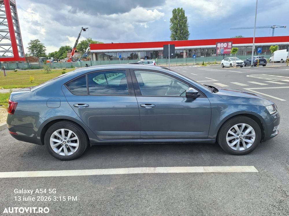 Skoda Octavia 2.0 TDI DSG Style - 2