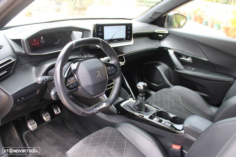 Peugeot 2008 ver-1-2-puretech-gt - 20