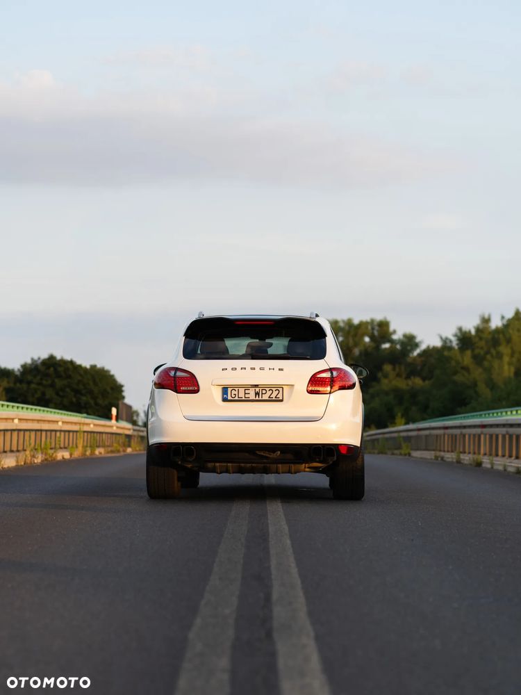 Porsche Cayenne - 4