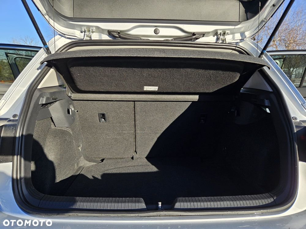 Volkswagen Golf 2.0 TDI Life - 11