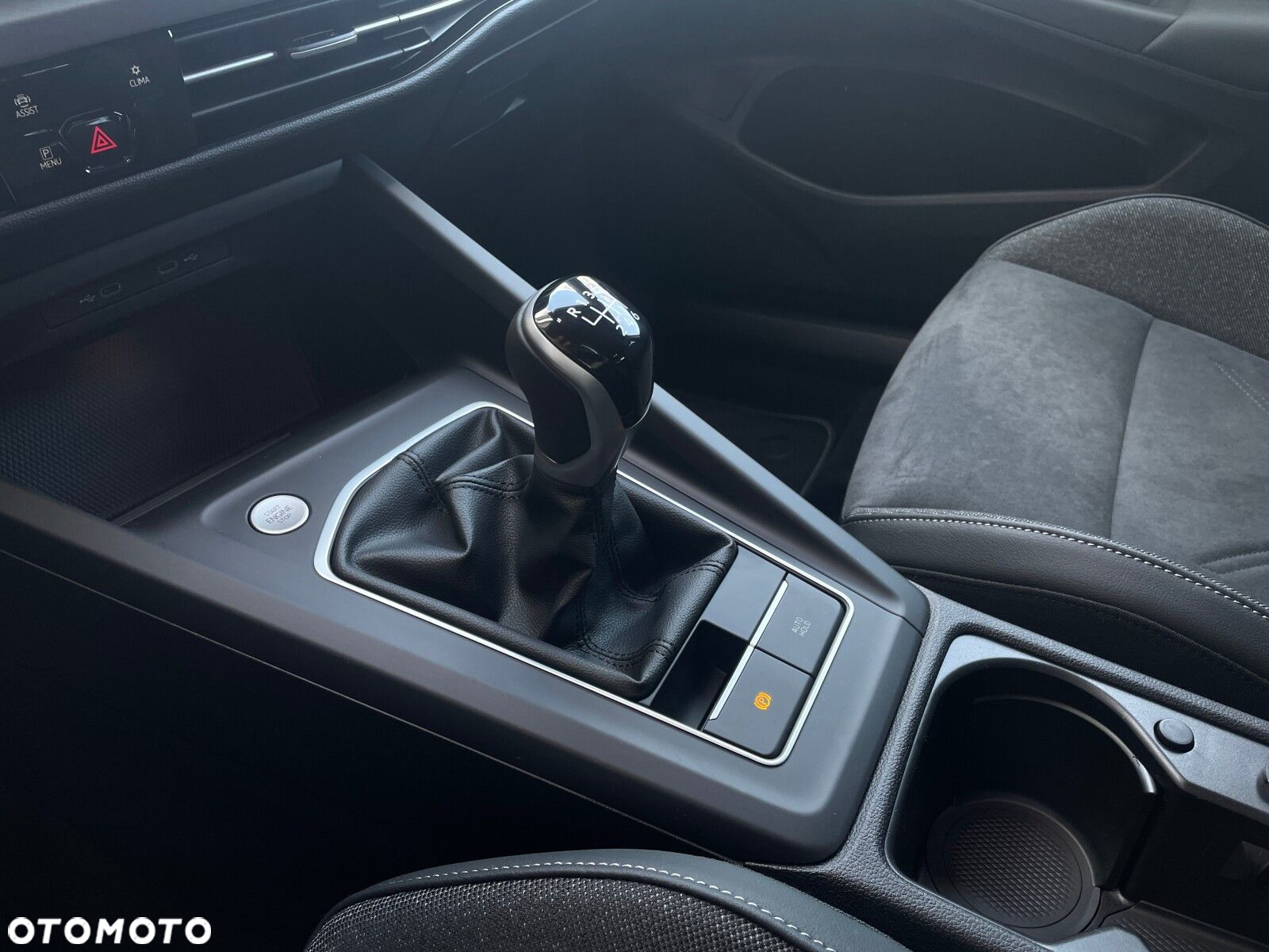 Volkswagen Golf - 25