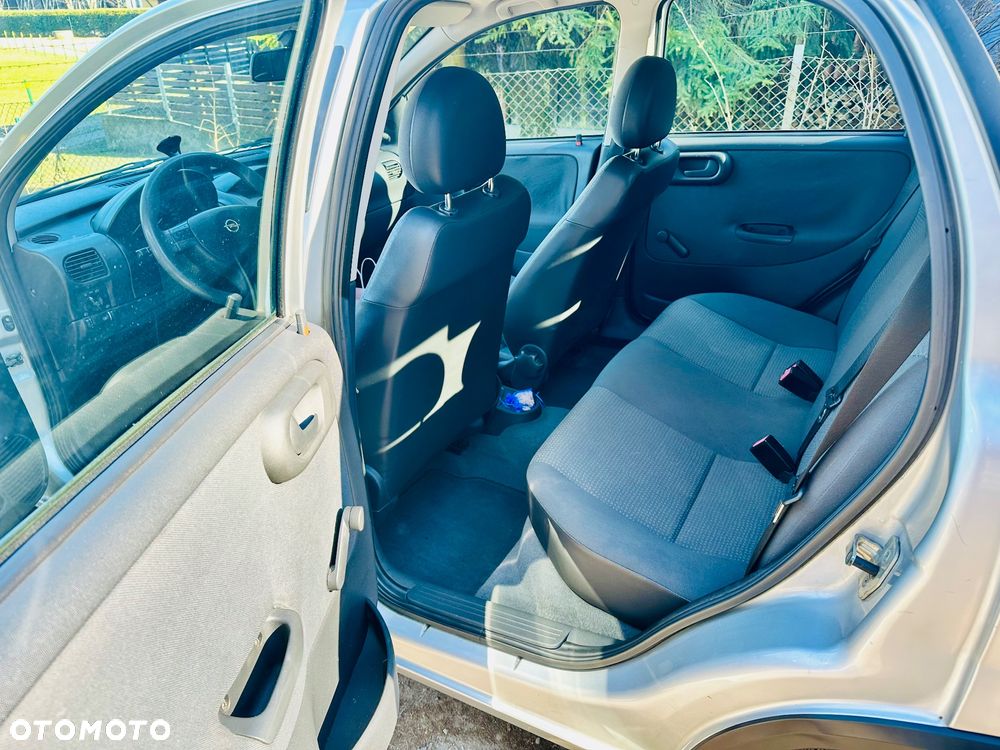 Opel Corsa 1.2 16V Comfort - 8