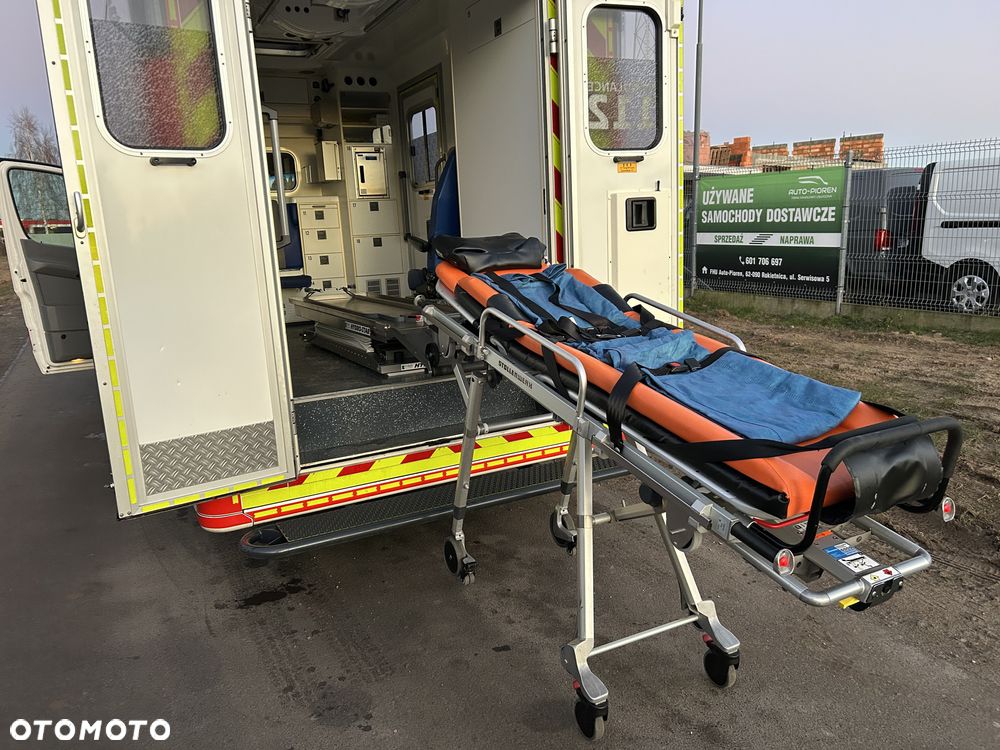 Mercedes-Benz Sprinter - 15