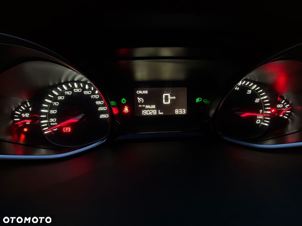 Peugeot 308 PureTech 130 GPF Stop & Start Allure Business-Paket - 21