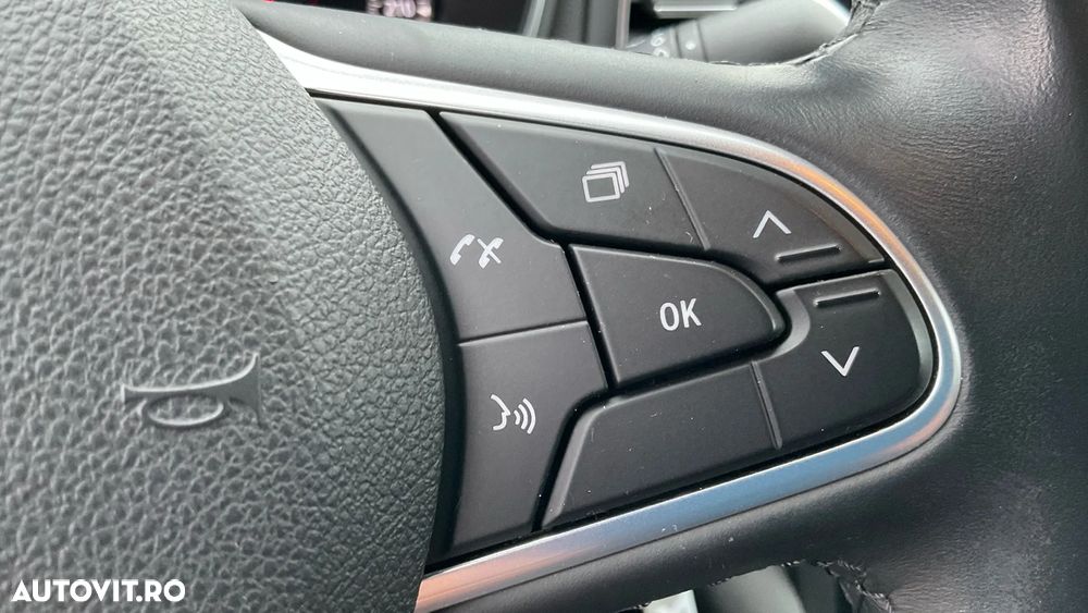 Renault Megane TCE 140 EDC Techno - 22