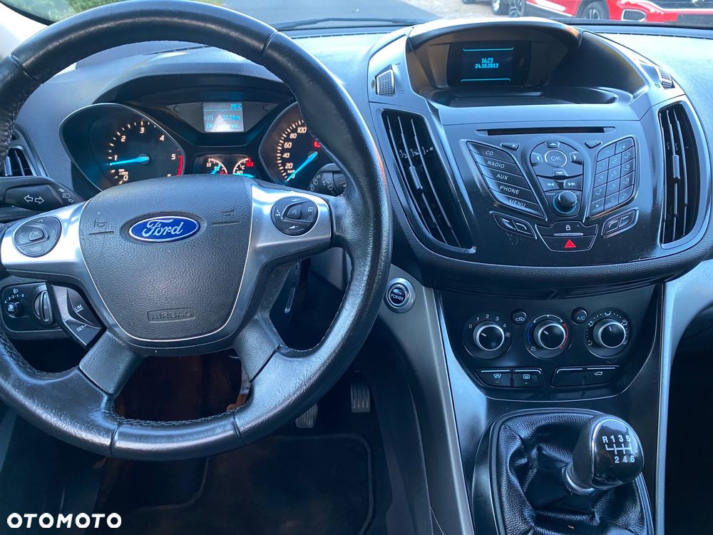 Ford Kuga 2.0 TDCi 2x4 Titanium - 12