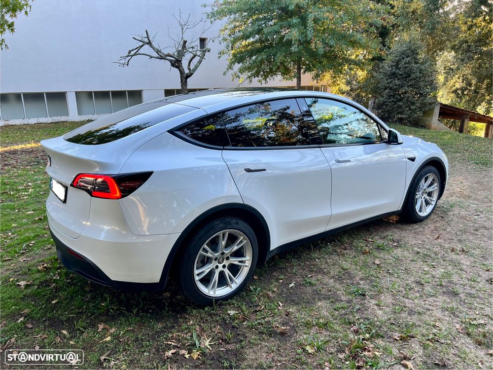 Tesla Model Y Standard - 4