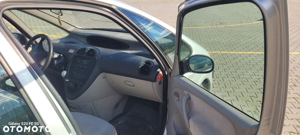 Citroën Xsara Picasso 2.0 HDI Control+ (ex) - 24