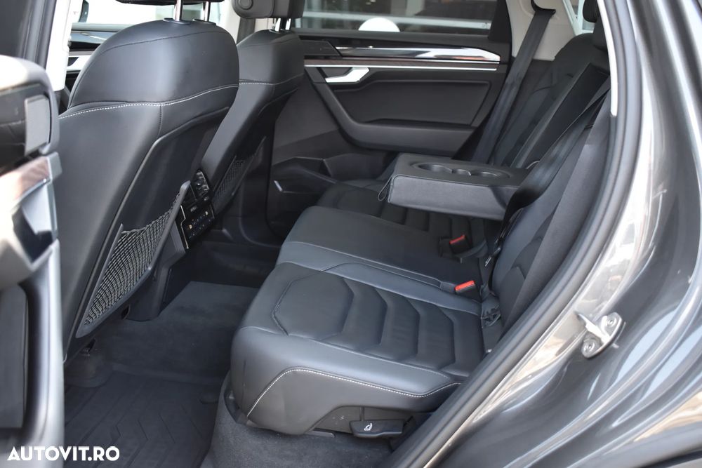 Volkswagen Touareg V6 TDI 4MOTION Elegance - 9