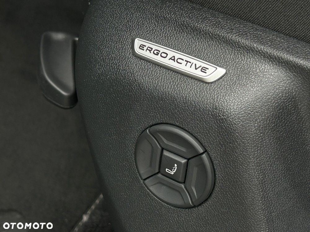Volkswagen Tiguan - 34