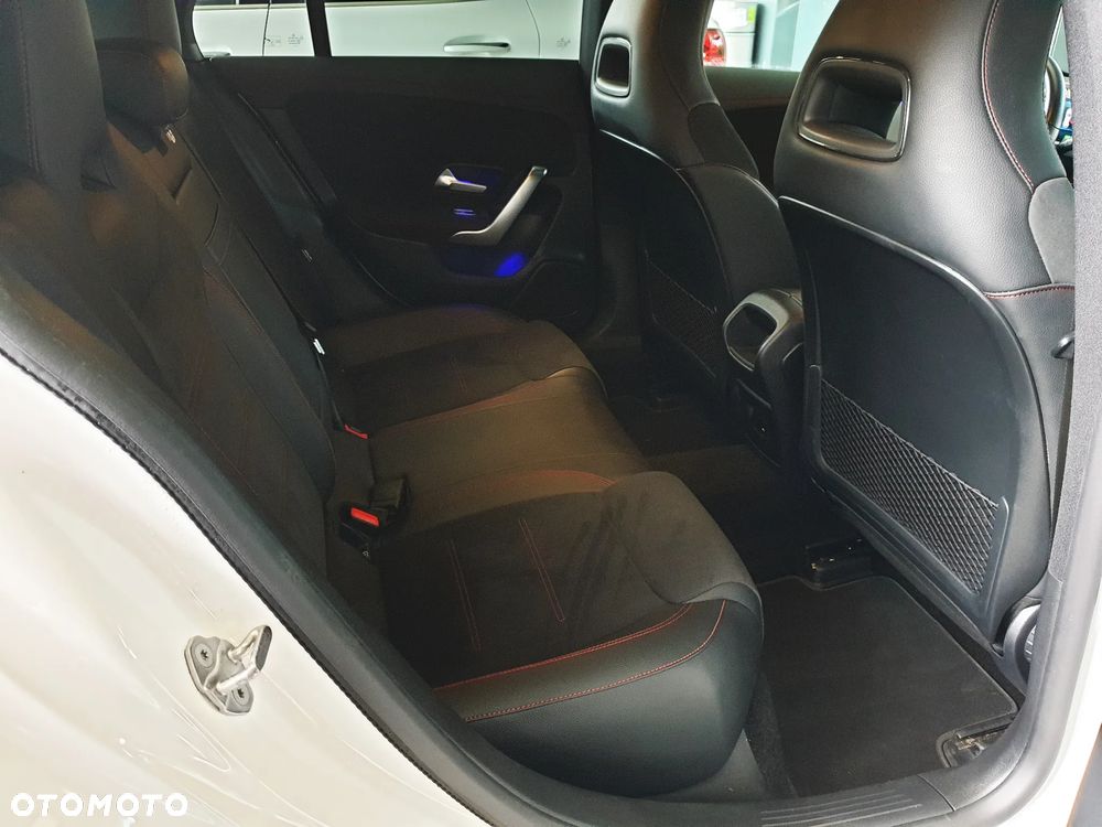 Mercedes-Benz CLA ver-250-e-amg-line-8g--dct - 23
