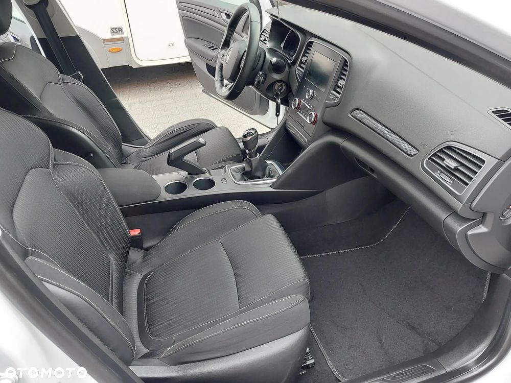 Renault Megane 1.5 Blue dCi Limited - 11