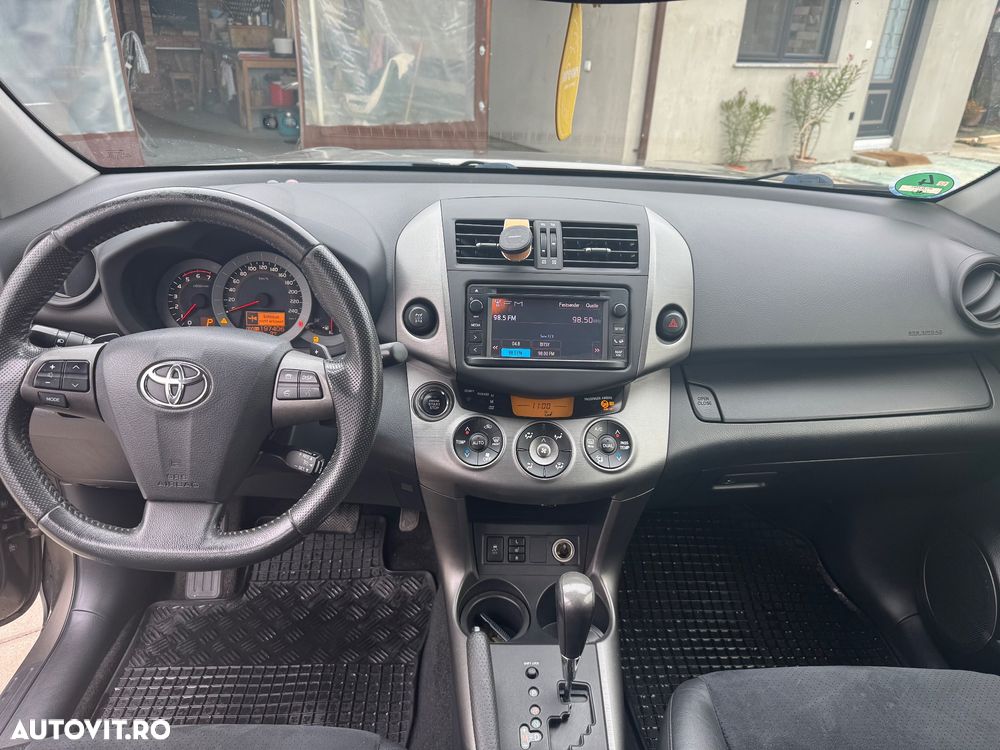 Toyota RAV4 2.2 D-4D 4x4 Automatik Travel - 8