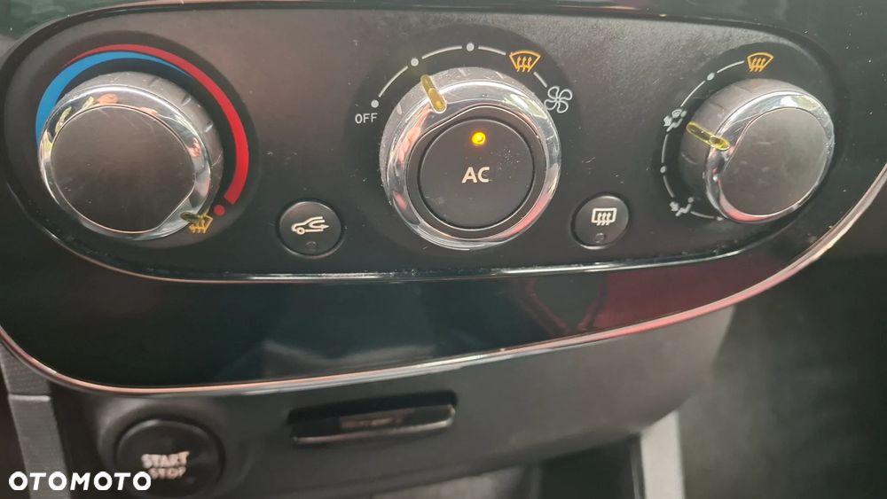 Renault Clio 1.2 16V 75 Life - 14