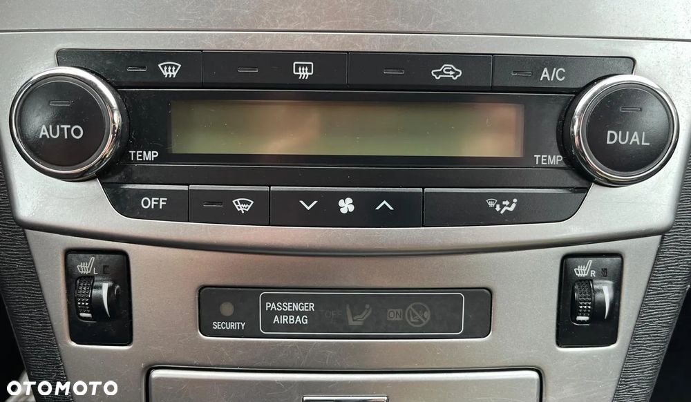 Toyota Avensis 2.0 D-4D Luna - 13