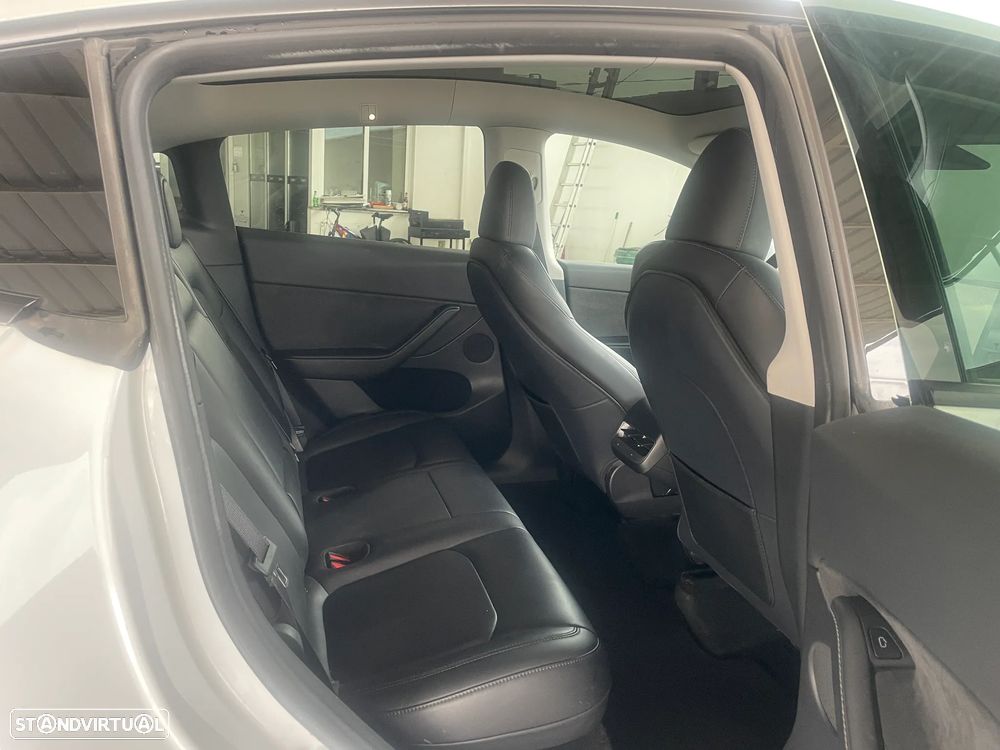 Tesla Model Y RWD - 16