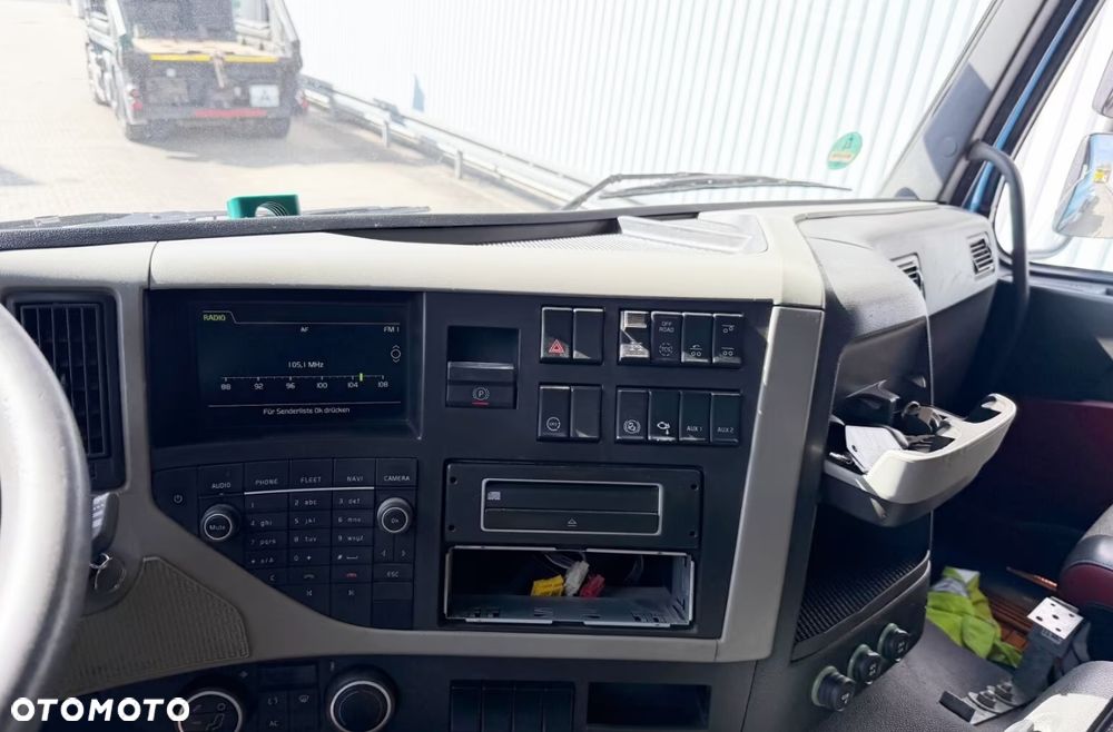 Volvo FM 460 | 8X4 | HIAB - 8