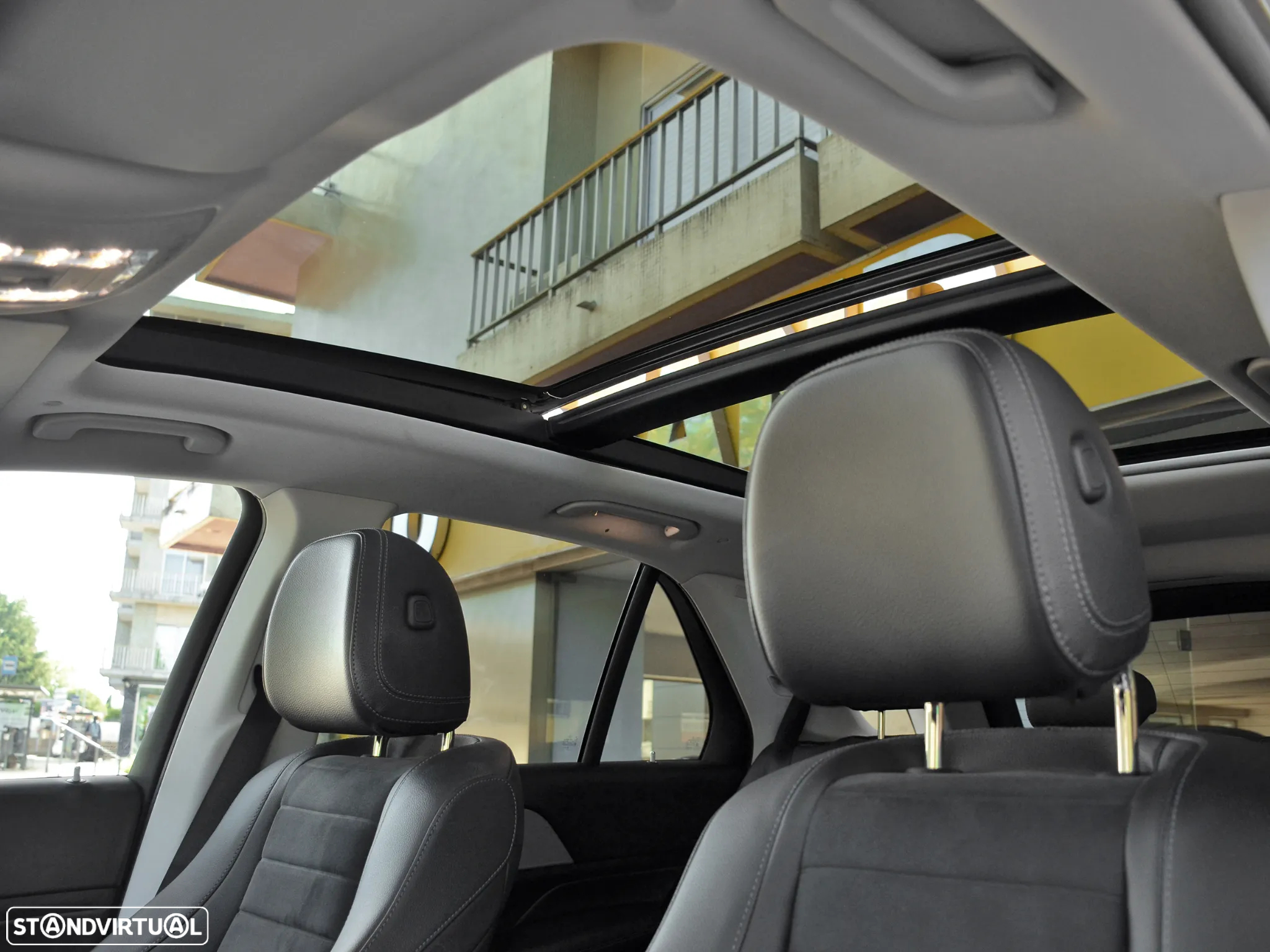 Mercedes-Benz GLE 300 d 4Matic - 9