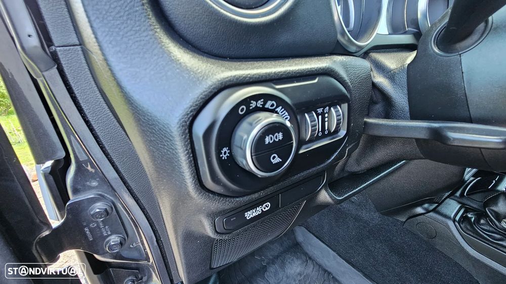Jeep Gladiator 3.0 CRD Overland AT8 - 16