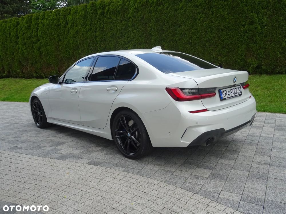 BMW Seria 3 320d xDrive M Sport - 10